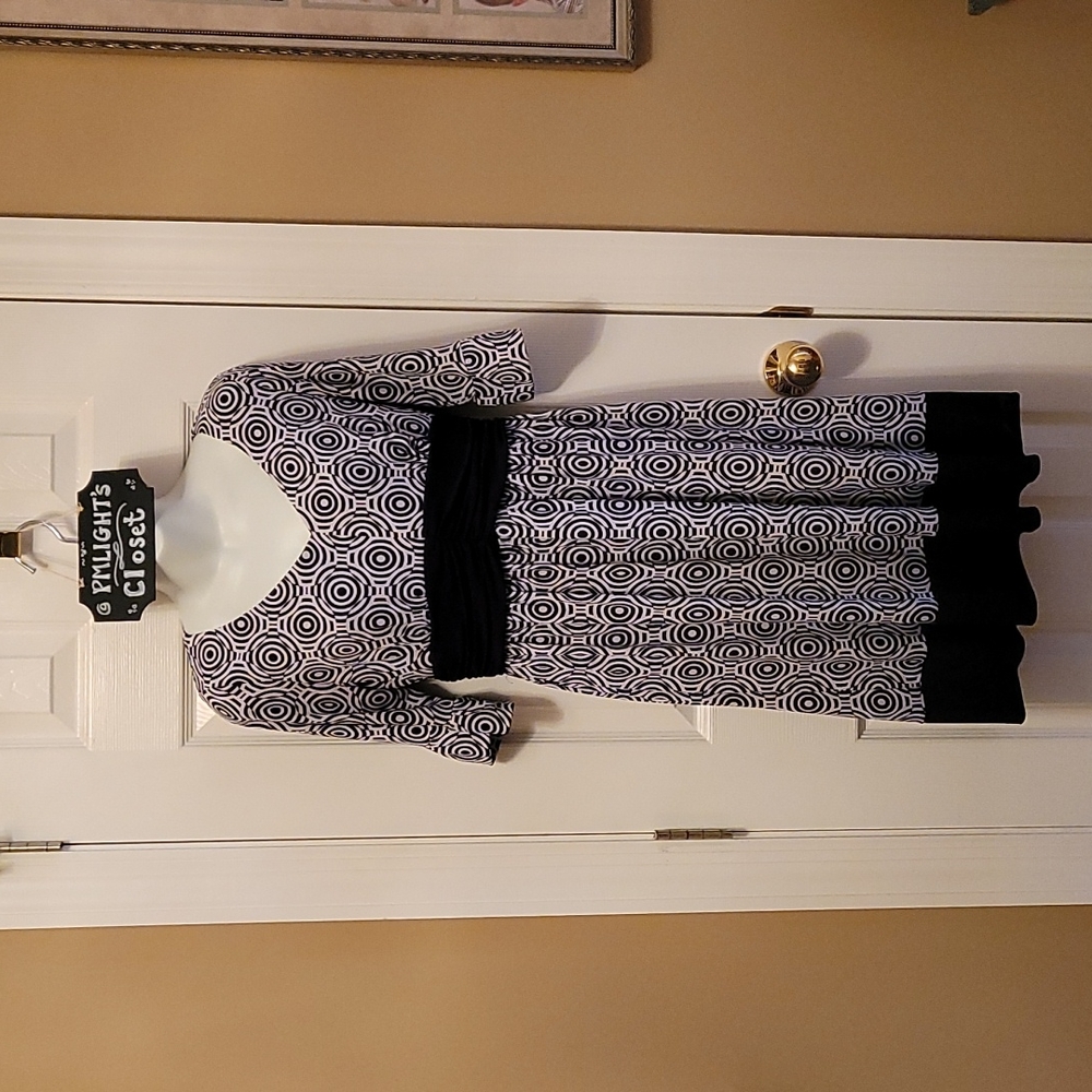 Julian Taylor Dress 8 Petite Black & White Circle Pattern